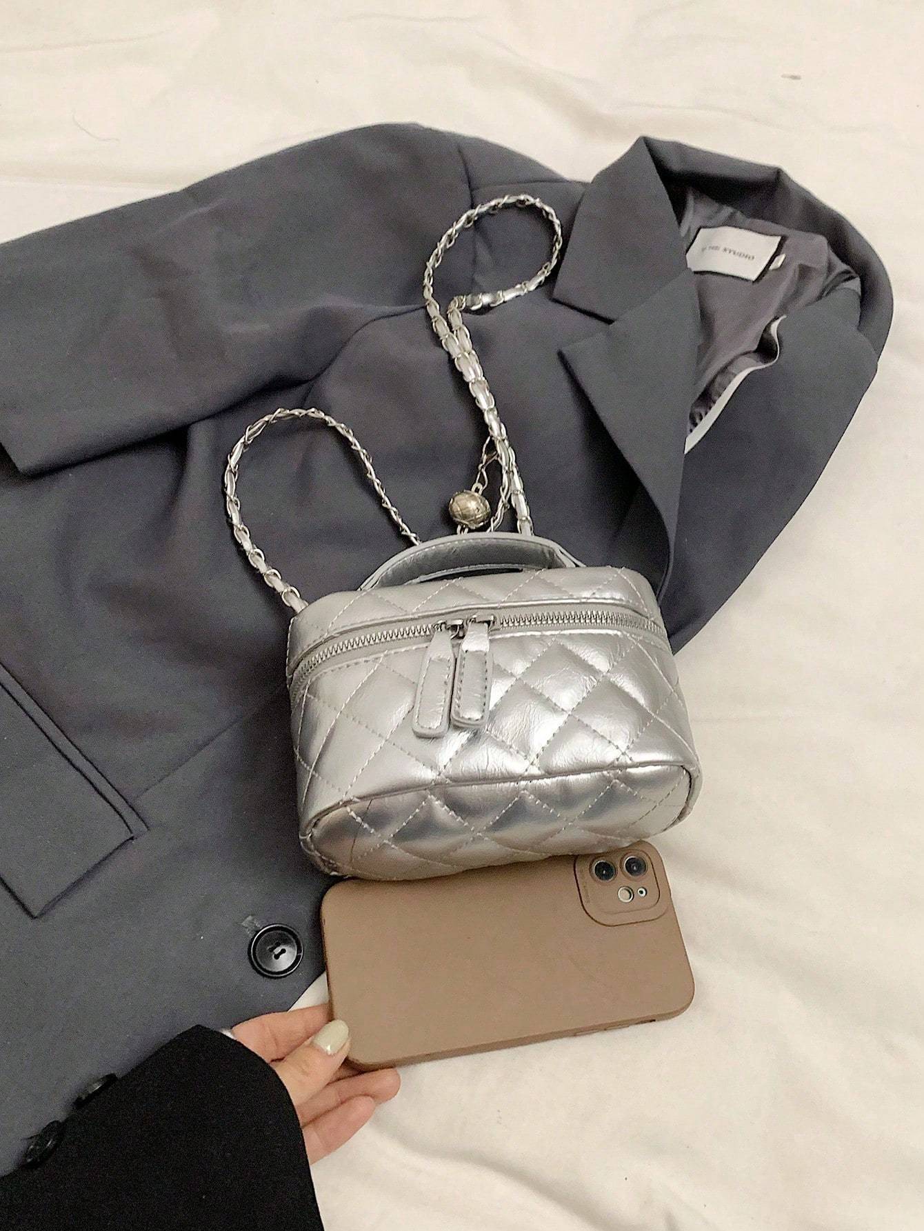 Luxury Mini Diamond Chain Handbag – Silver Edition ✨