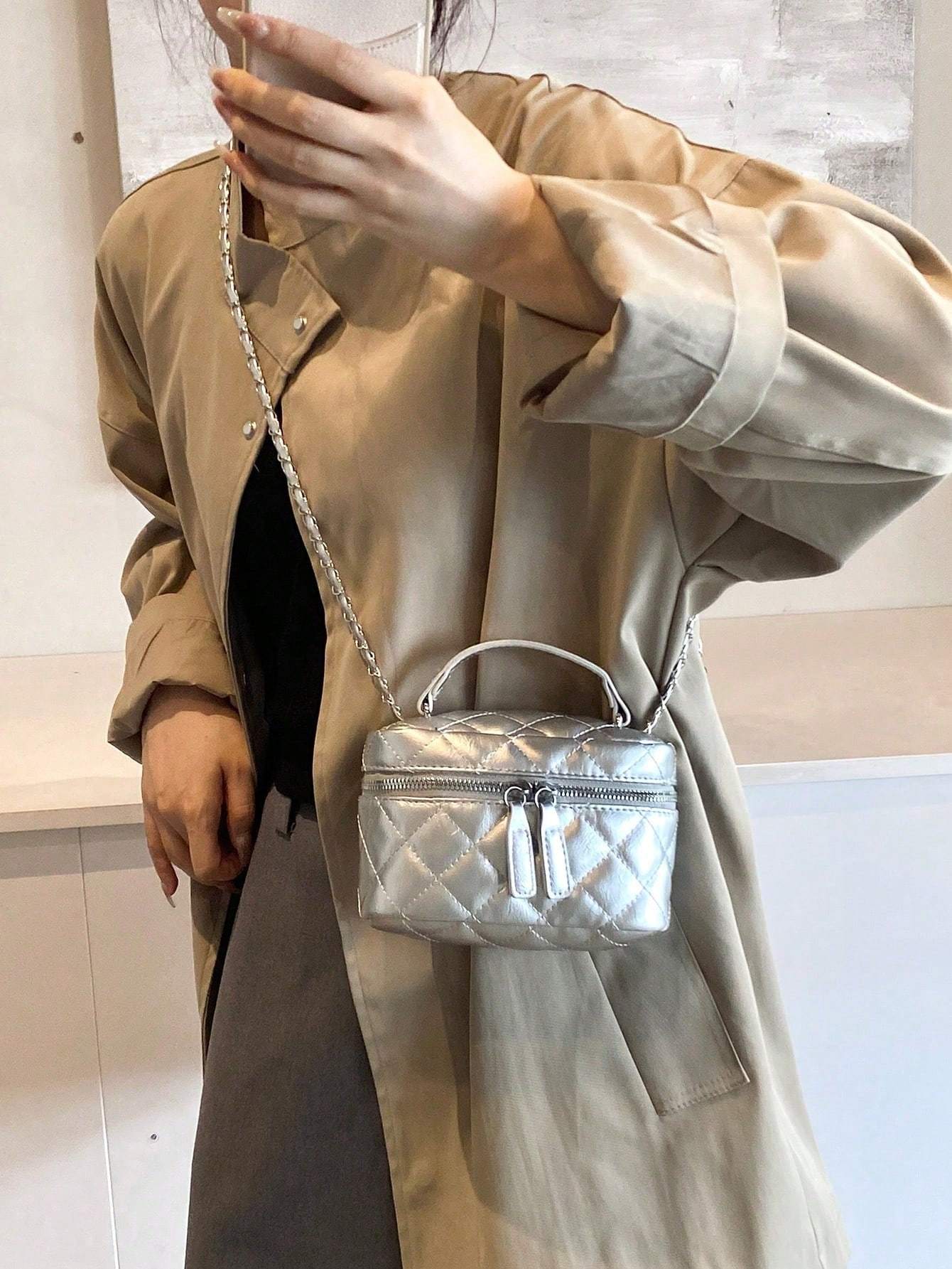 Luxury Mini Diamond Chain Handbag – Silver Edition ✨